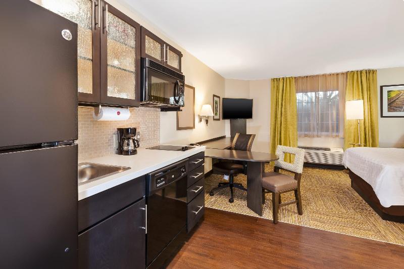 Люкс, Candlewood Suites Huntersville Lake Norman Area, An Ihg
