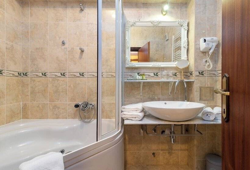 스위트, Heritage Hotel Pasike
