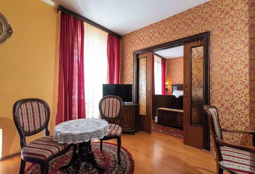 스위트, Heritage Hotel Pasike