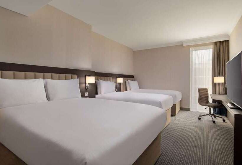 Семейный Номер, Hilton East Midlands Airport