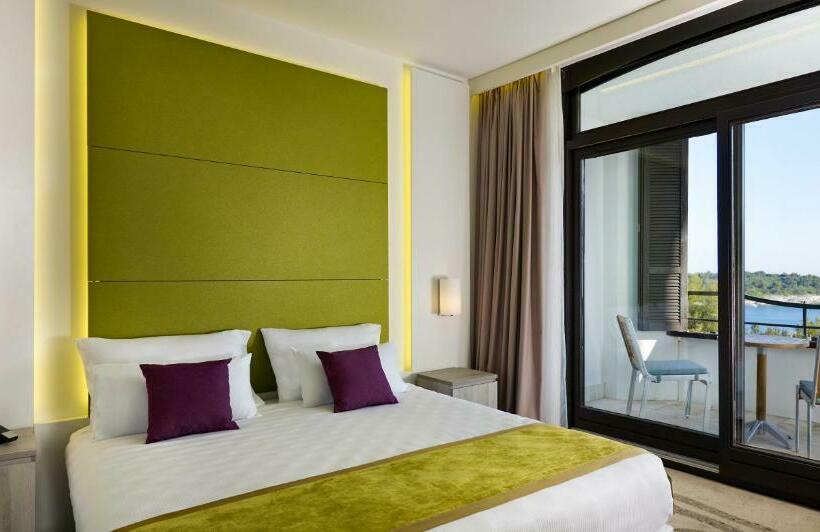 اتاق سوپریور با چشم‌انداز دریا, Park Plaza Histria Pula