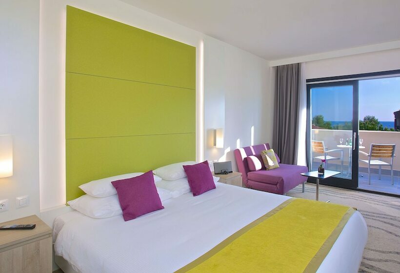 اتاق پرمیوم با چشم‌انداز دریا, Park Plaza Histria Pula