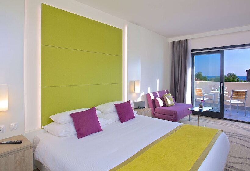 اتاق پرمیوم با چشم‌انداز دریا, Park Plaza Histria Pula
