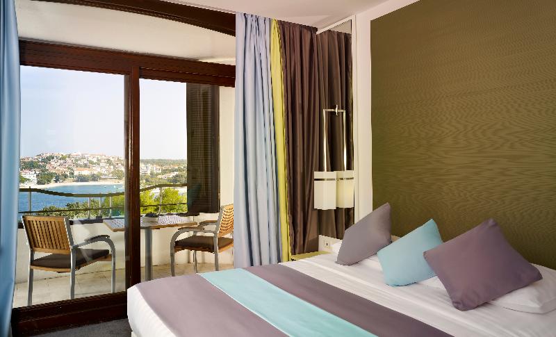 اتاق پرمیوم با چشم‌انداز دریا, Park Plaza Histria Pula
