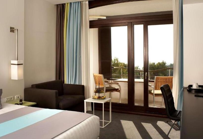 اتاق پرمیوم با چشم‌انداز دریا, Park Plaza Histria Pula