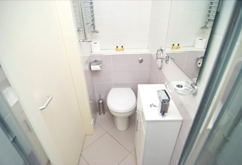 Quarto Estandar, The London Pembury