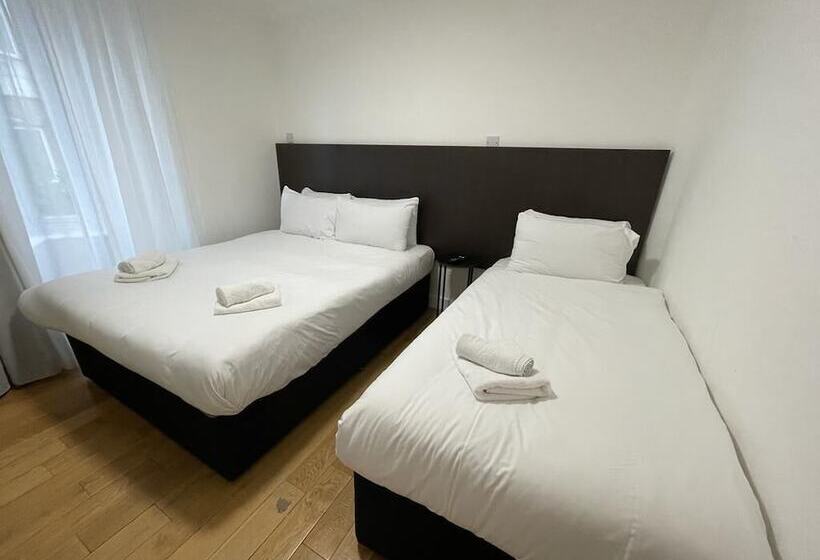 Quarto Triplo Estandar, The London Pembury