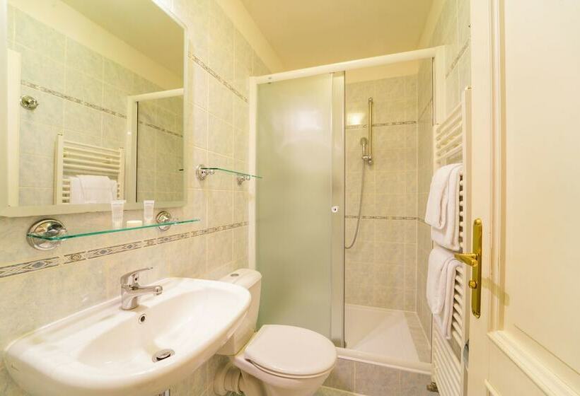 Quarto Triplo Estandar, St George   Czech Leading Hotels