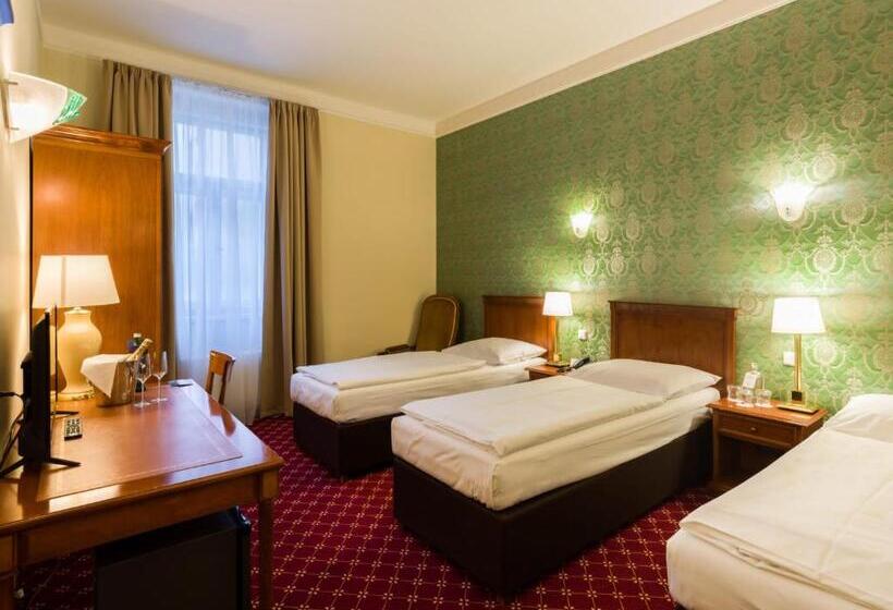 Quarto Triplo Estandar, St George   Czech Leading Hotels