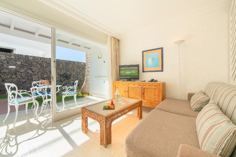 스탠다드 스튜디오, Plus Fariones Apartamentos