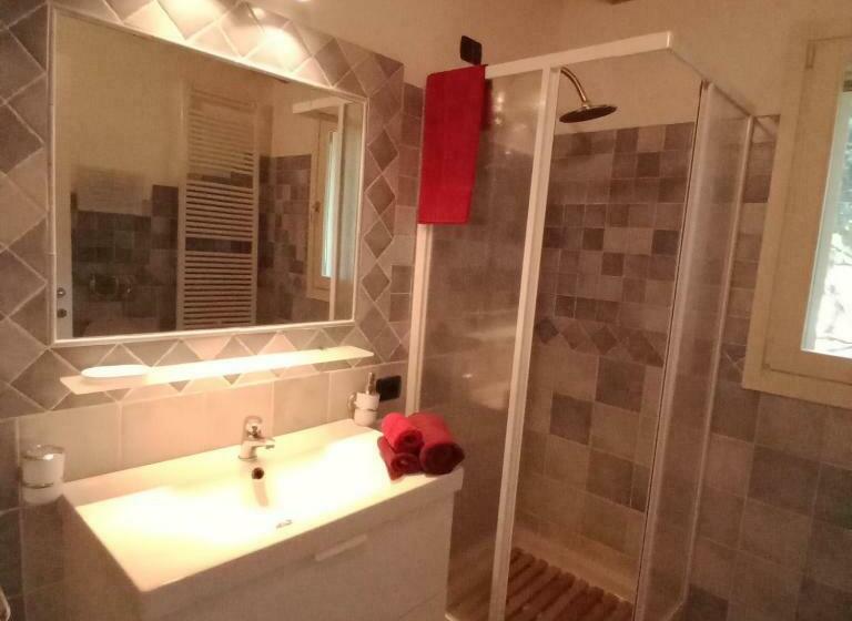 اتاق لوکس, B&b Andrieddu