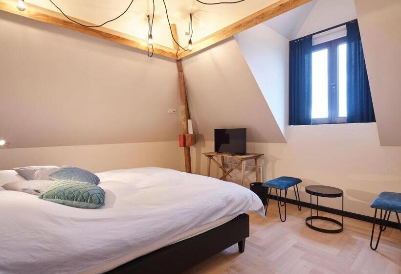 Номер Deluxe Кровать Кинг, T Convent 2.0