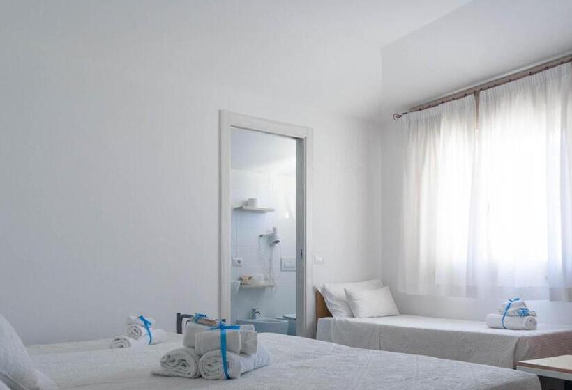 Номер Стандарт Трехместный, Albergo Medusa