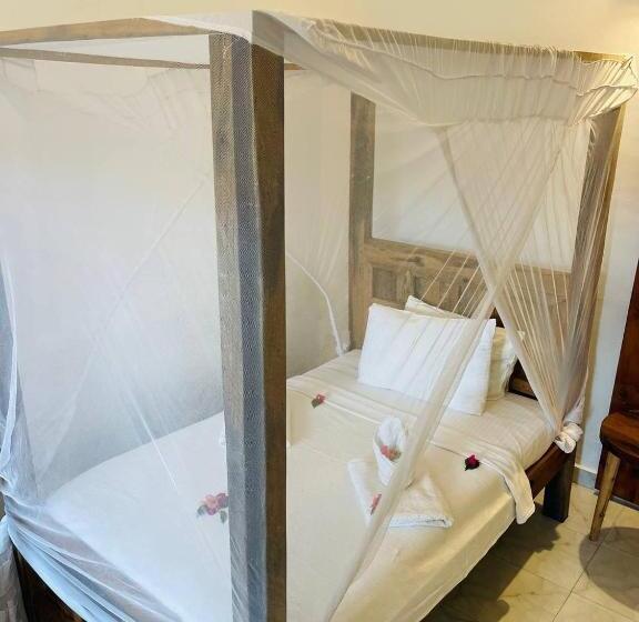 اتاق لوکس یک تخته, Babalao Bungalows