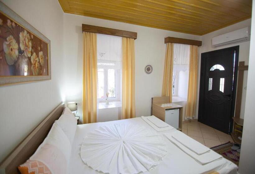 Трехместный Номер Комфорт, The Mosaic House   Shtepia Me Mozaik