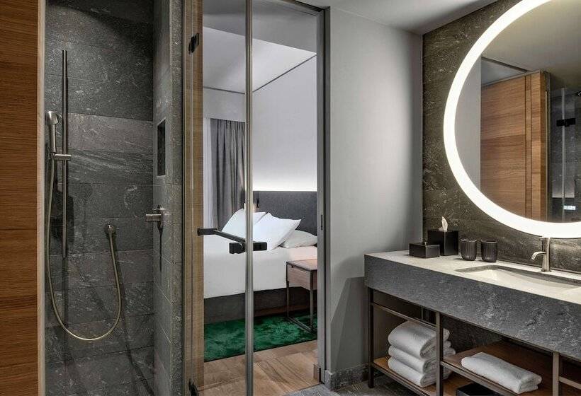 اتاق استاندارد با تخت دوبل و چشم‌انداز پارک, Hyatt Regency Zurich Airport Circle