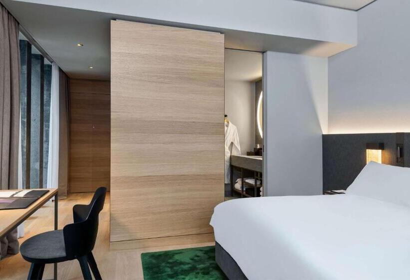 Club Room King Bed, Hyatt Regency Zurich Airport Circle