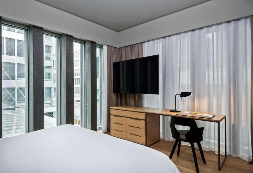 اتاق لوکس با تخت بزرگ, Hyatt Regency Zurich Airport Circle