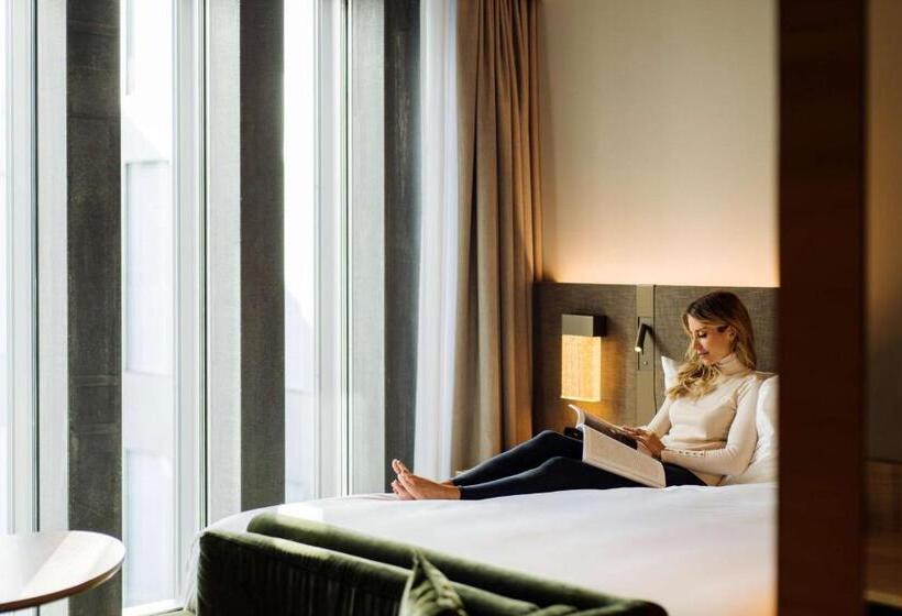 اتاق لوکس با تخت بزرگ, Hyatt Regency Zurich Airport Circle