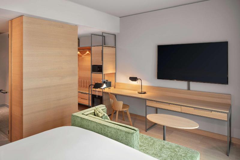 اتاق استاندارد با تخت بزرگ, Hyatt Regency Zurich Airport Circle