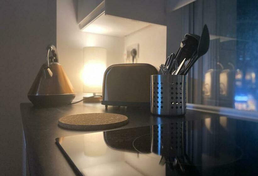 استودیوی استاندارد, Ps Apartments