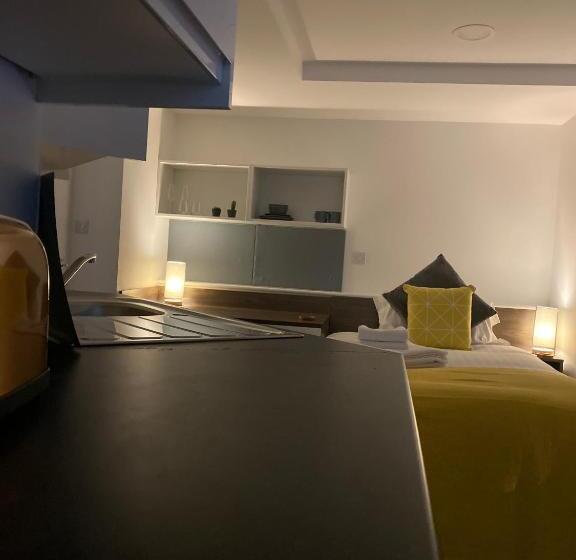 استودیوی استاندارد, Ps Apartments