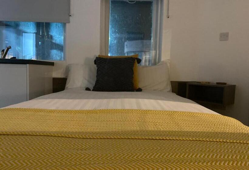استودیوی استاندارد, Ps Apartments