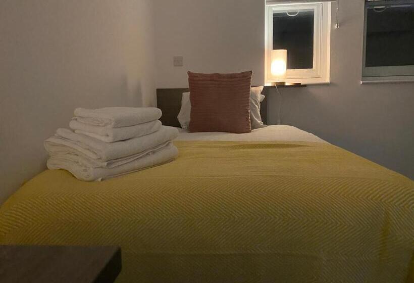 استودیوی استاندارد, Ps Apartments