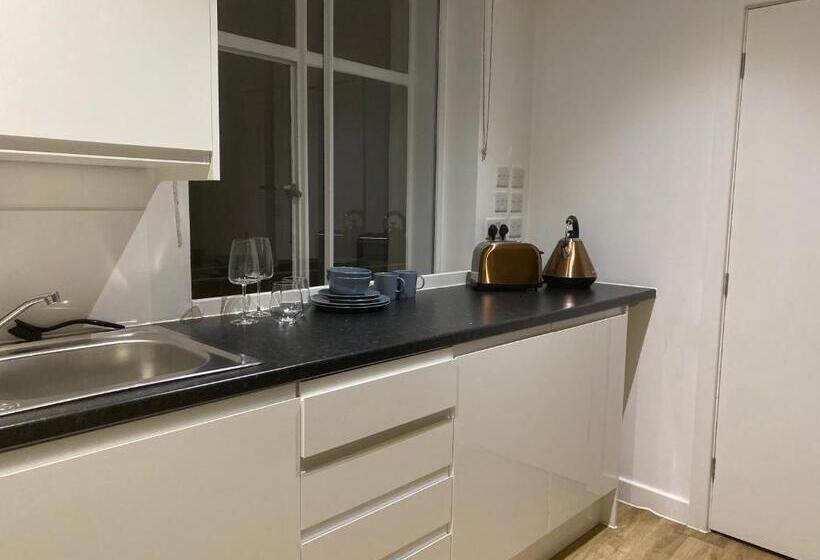 استودیوی استاندارد, Ps Apartments