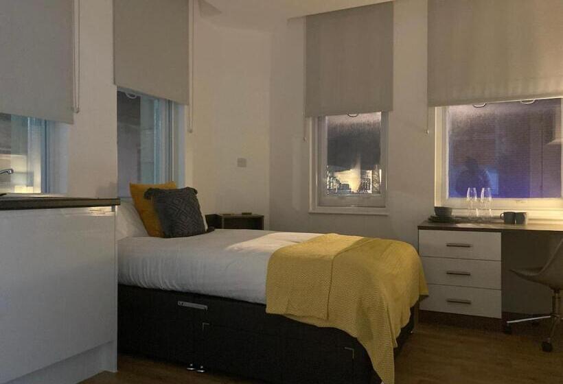 استودیوی استاندارد, Ps Apartments