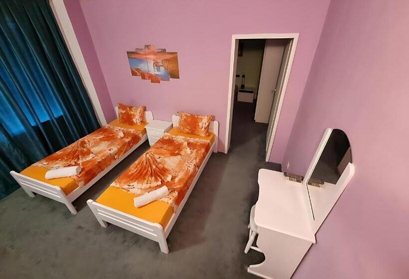 סוויטת ג'וניור, Guesthouse Flora