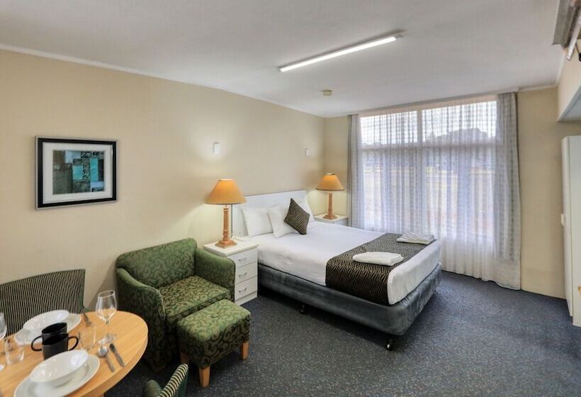 디럭스 룸, Silver Oaks Motel
