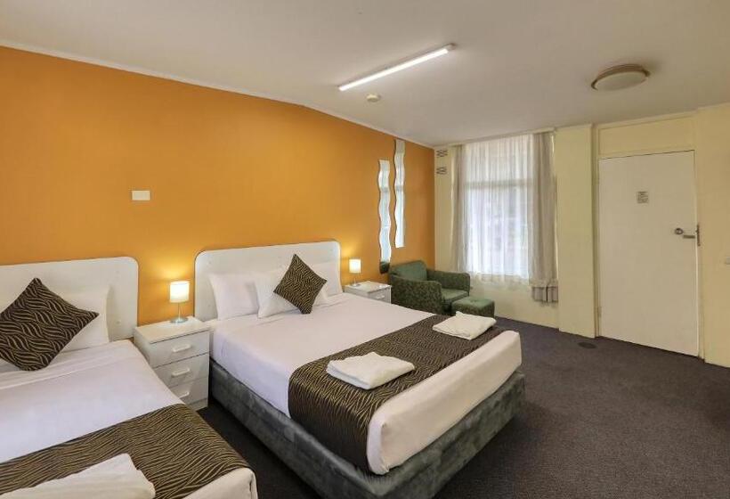 디럭스 룸, Silver Oaks Motel