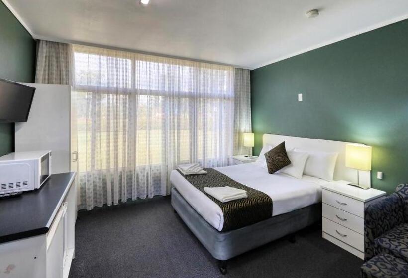 디럭스 룸, Silver Oaks Motel