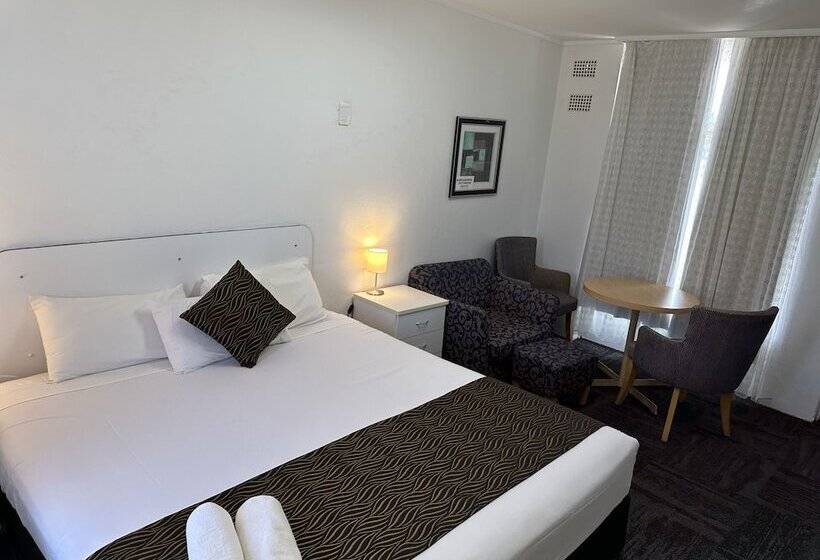 디럭스 룸, Silver Oaks Motel