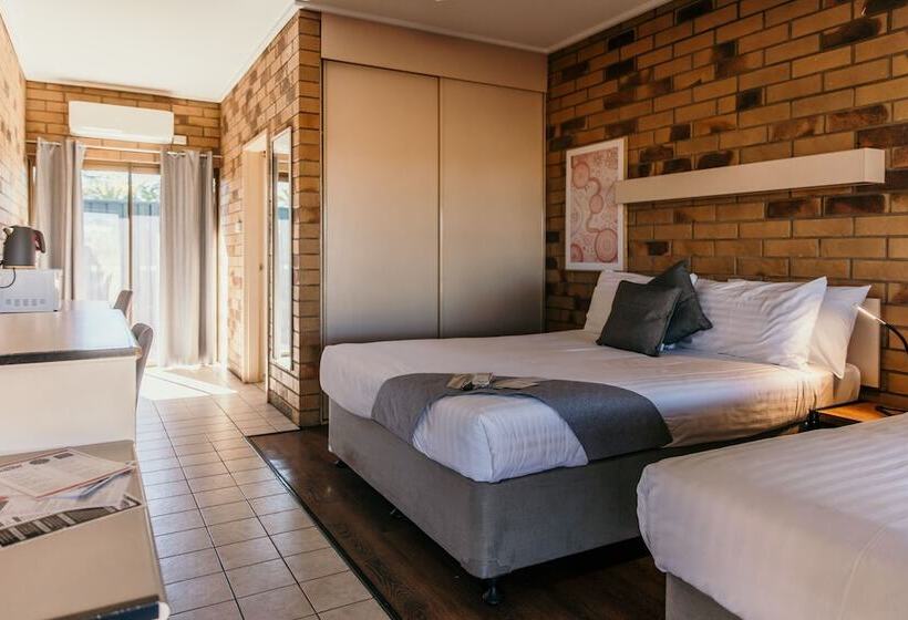 غرفة عائلية, Abacus Motel