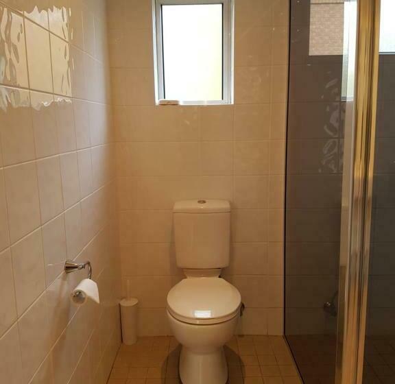 إستوديو قياسى, Centralpoint Motel
