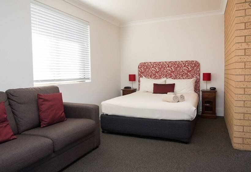스탠다드 스튜디오, Centralpoint Motel