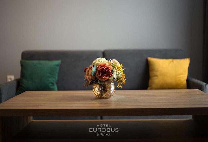 1 Bedroom Apartment Lake View, Eurobus