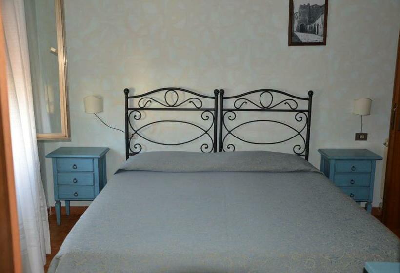 غرفة قياسية, La Mimosa