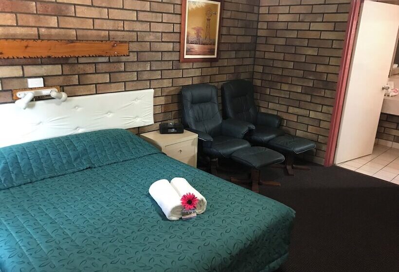 标准间, Miles Outback Motel