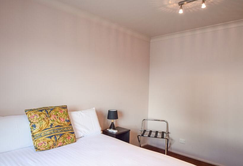 침실 1개 아파트, Station Hotel Motel Kurri