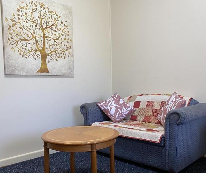 غرفة عائلية, Echuca Motel