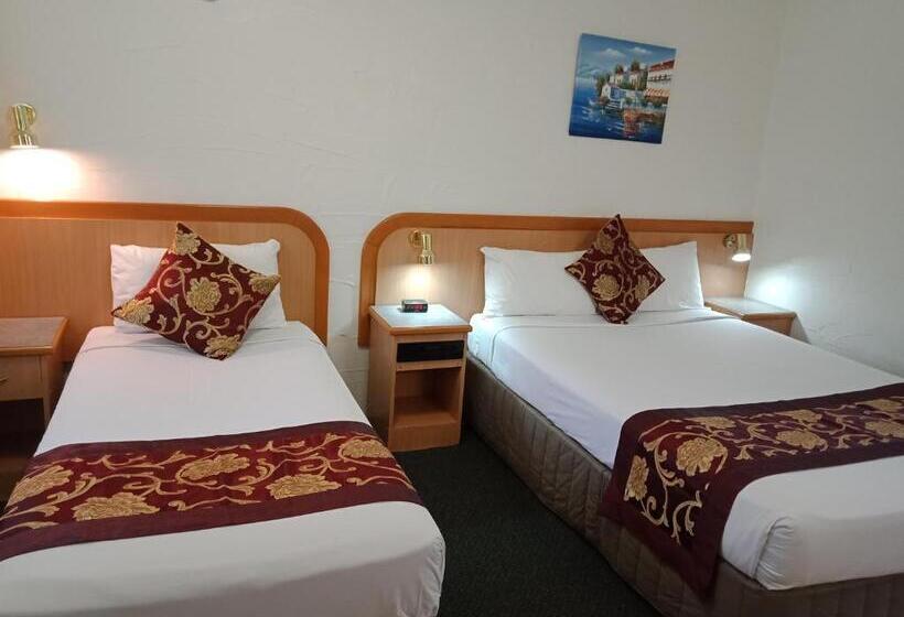 Семейный Номер, Espana Motel