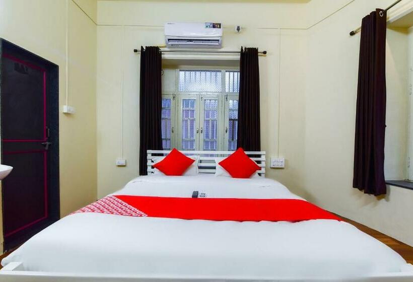 Deluxe Room, Oyo 67875 Heritage Lodging And Boarding