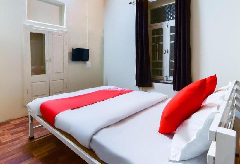 Deluxe Room, Oyo 67875 Heritage Lodging And Boarding
