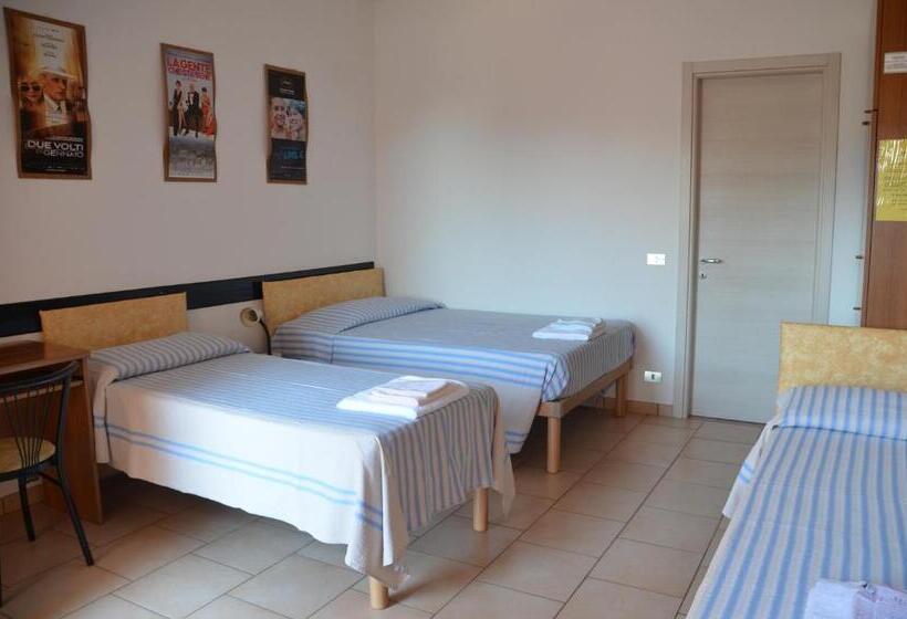 Номер Стандарт Трехместный, Albergo Roma