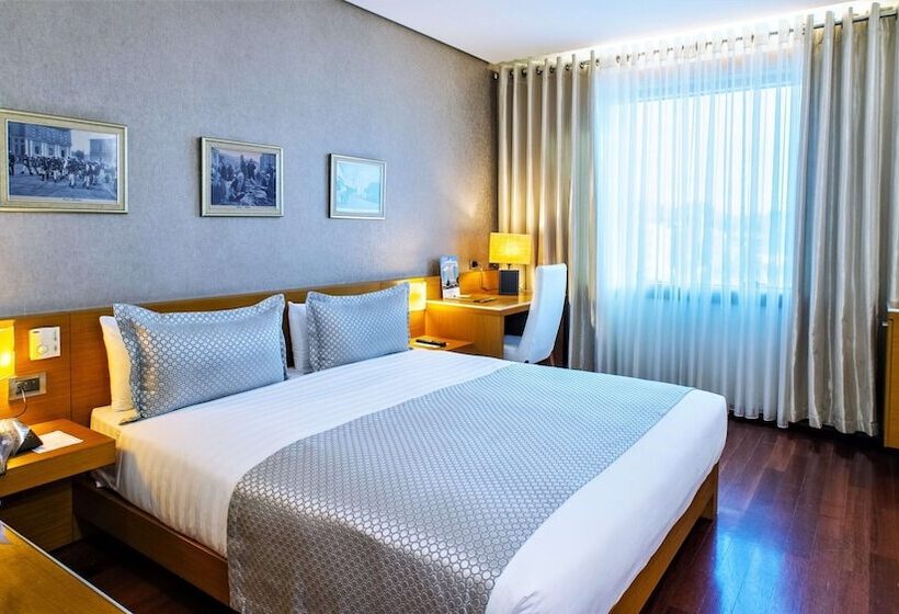 디럭스 룸, Tirana International Hotel & Conference Center