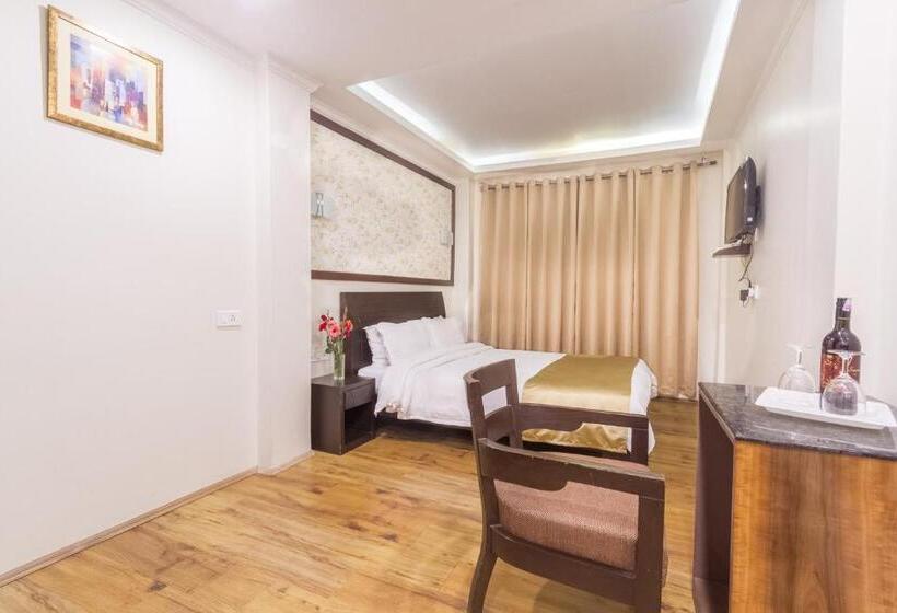 اتاق لوکس, Sherepunjab & Spa