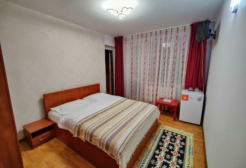 اتاق استاندارد با چشم‌انداز کوهستان, Casa Adina